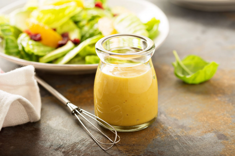 5 molhos práticos e saudáveis para saladas