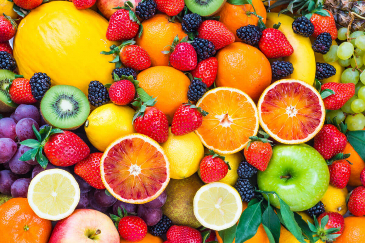7 frutas com pouco açúcar para ajudar a emagrecer