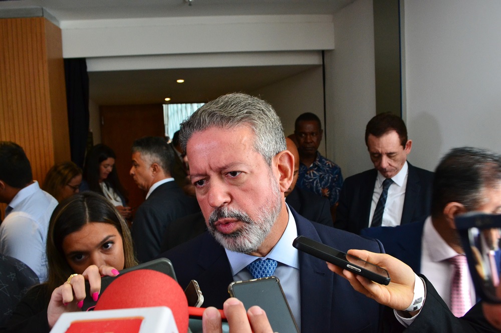 O Presidente da Câmara dos Deputados Arthur Lira (PP-AL) concede entrevista após participação no encontro Pacto pelo Rio, na sede da Fundação Getúlio Vargas (FGV)
