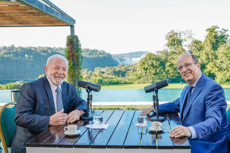 Marcos Uchôa, apresentador das lives de Lula, deixa a EBC