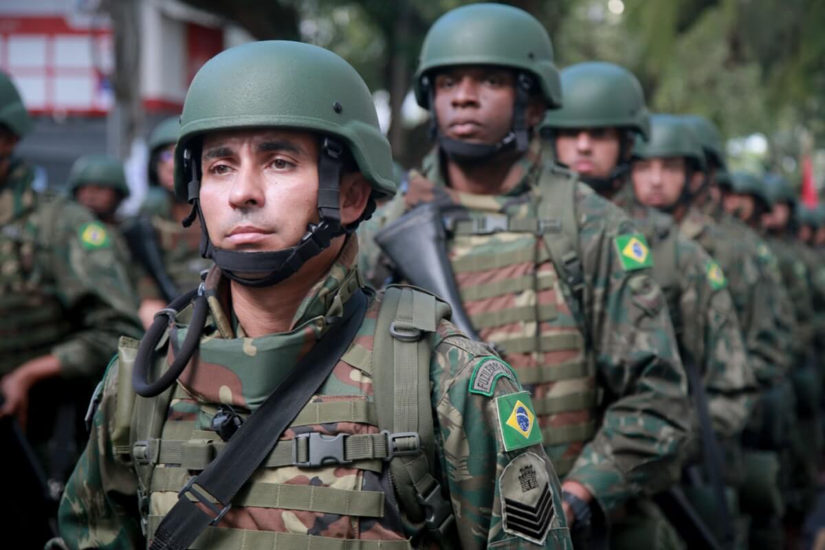 O interesse pelos concursos militares tem aumentado no Brasil 
