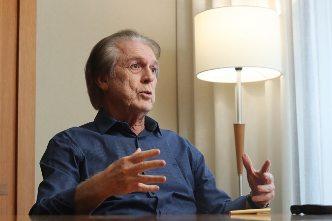 Luciano Bivar (PE) durante entrevista em São Paulo