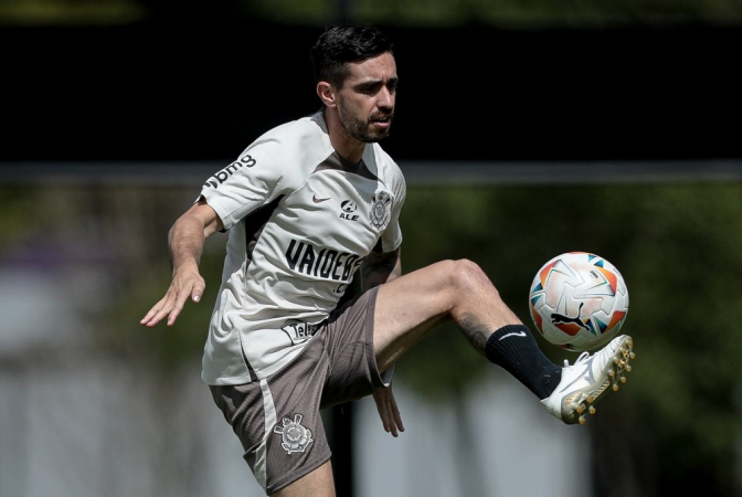 O meia Igor Coronado em treino do Corinthians