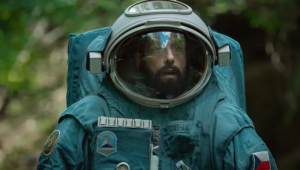 Novo filme de Adam Sandler sobre ficção científica faz sucesso na Netflix; veja trailer