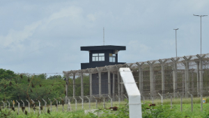 Ministério da Justiça transfere 14 detentos de presídios federais em rodízio para combater o crime organizado
