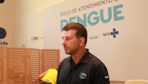 O secretário municipal de Saúde do Rio de Janeiro, Daniel Soranz, concede entrevista coletiva sobre a ampliação da campanha de vacinação contra a dengue na cidade, no Super Centro Carioca de Vacinação, em Botafogo