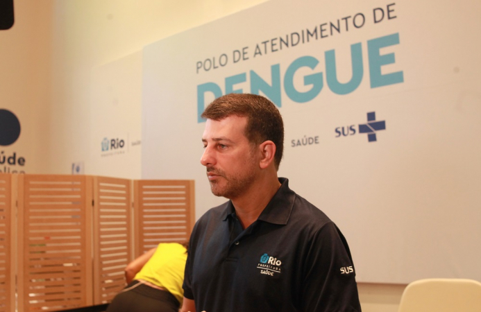O secretário municipal de Saúde do Rio de Janeiro, Daniel Soranz, concede entrevista coletiva sobre a ampliação da campanha de vacinação contra a dengue na cidade, no Super Centro Carioca de Vacinação, em Botafogo