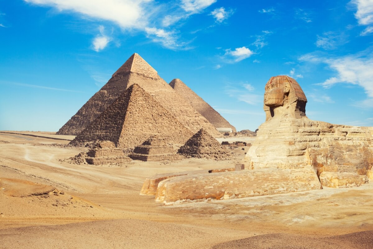 Cairo é um destino com alguns dos monumentos mais icônicos da história da humanidade 