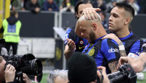 Federico Dimarco, do Inter de Milão, comemora o gol de 1 a 0 durante a partida de futebol da Série A italiana entre Fc Inter e Empoli,