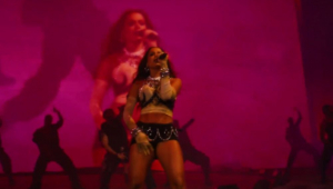 Anitta faz aparição surpresa no Coachella