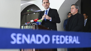 Presidente do Senado Federal Senador Rodrigo Pacheco e Senador Efraim Filho .