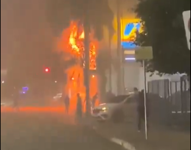 Incêndio em Porto Alegre deixa mortos