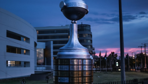 Taça da Libertadores exposta na sede da Conmebol em Luque, no Paraguai