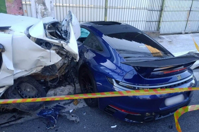 Porsche avaliada em R$ 1 milhão destruído após acidente na zona leste de São Paulo