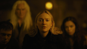 Confira novo trailer do filme ‘Os Observadores’, terror estrelado por Dakota Fanning