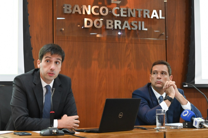 O presidente do Banco Central (BC), Roberto Campos Neto (d), e o diretor de Política Econômica, Diogo Guillen