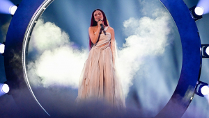 A cantora russo-israelense Eden Golan representando Israel com a música "Hurricane