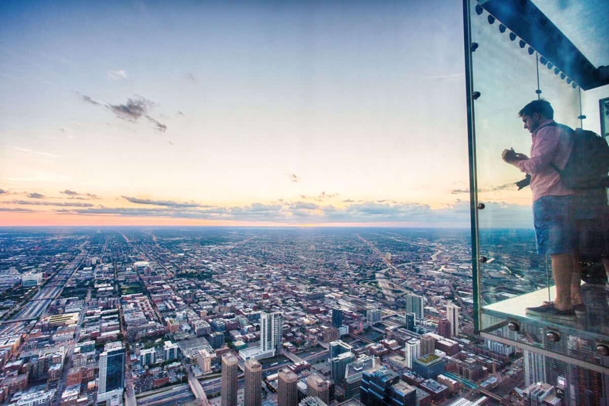 No Skydeck Chicago, a vista da cidade é panorâmica, diretamente do 103º andar 