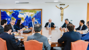 Lula se reúne com os ministros Haddad, Rui Costa, Tebet, Padilha e Messias