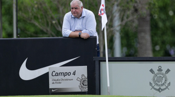 Rubens Gomes, o Rubão, assiste a treino do Corinthians no CT Joaquim Grava
