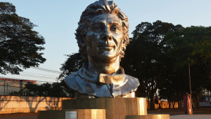 Busto de Senna no setor A do Autódromo de Interlagos