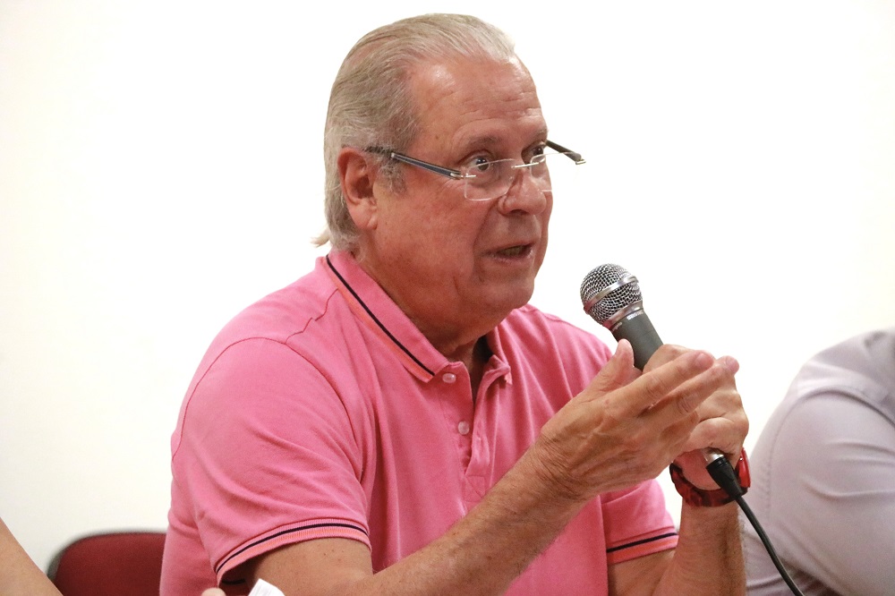 O ex-deputado e ex-ministro José Dirceu participa de um debate sobre o atual momento político no Brasil