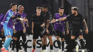 Corinthians vence Nacional por 2 a 0 e reage na Sul-Americana