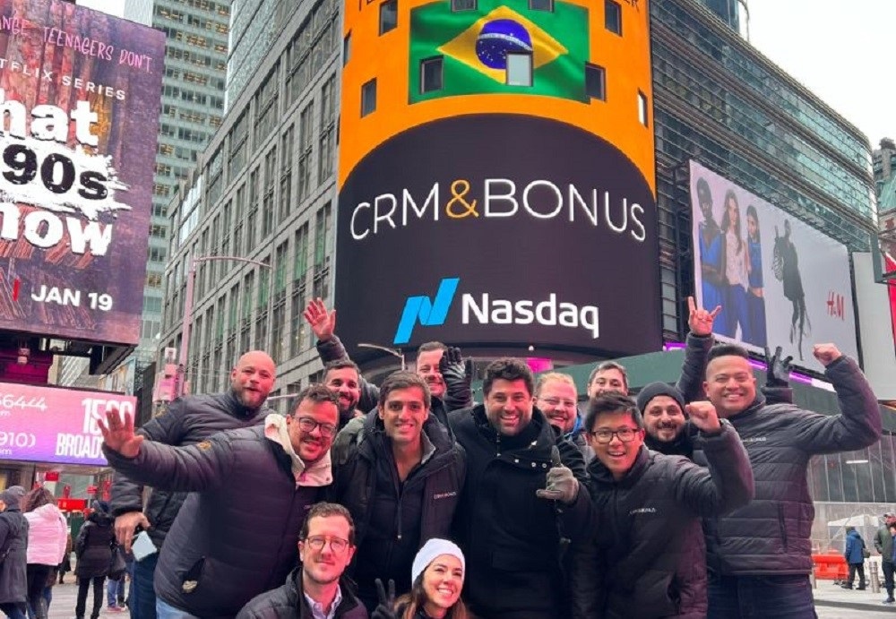 Anúncio da CRMBônus na Times Square, em Nova York