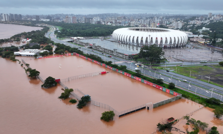 CBF adia jogos de equipes gaúchas devido às fortes chuvas no Rio Grande do  Sul | Jovem Pan