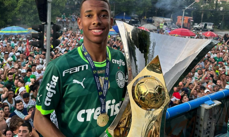Palmeiras vende Estêvão ao Chelsea na maior operação da história do futebol brasileiro