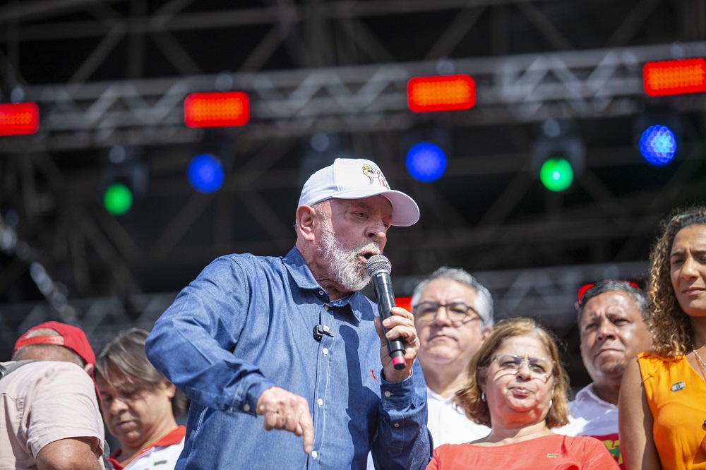 Lula discursa em Itaquera