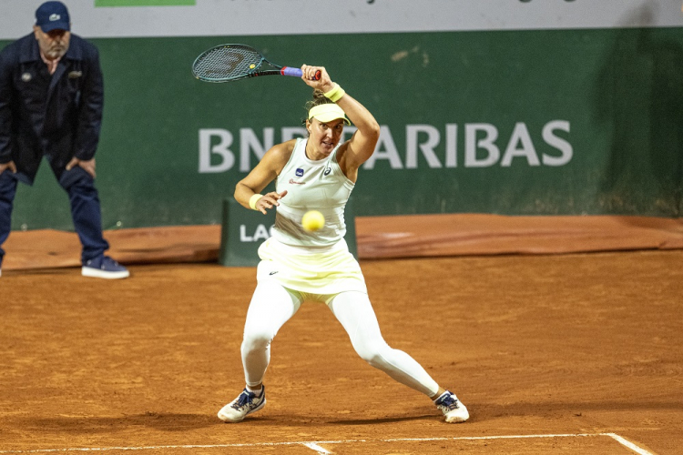 Bia Haddad leva virada de italiana e é eliminada em dia horrível para brasileiros em Roland Garros