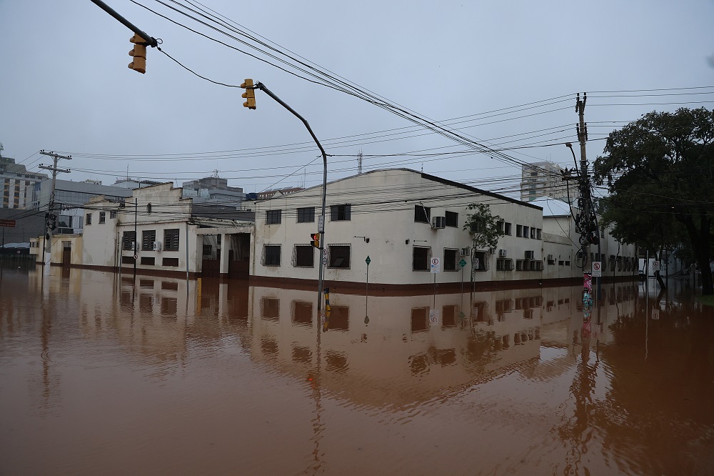 O nível do lago Guaíba, em Porto Alegre, continua em alta progressiva em razão da chuva que atinge todo o Rio Grande do Sul