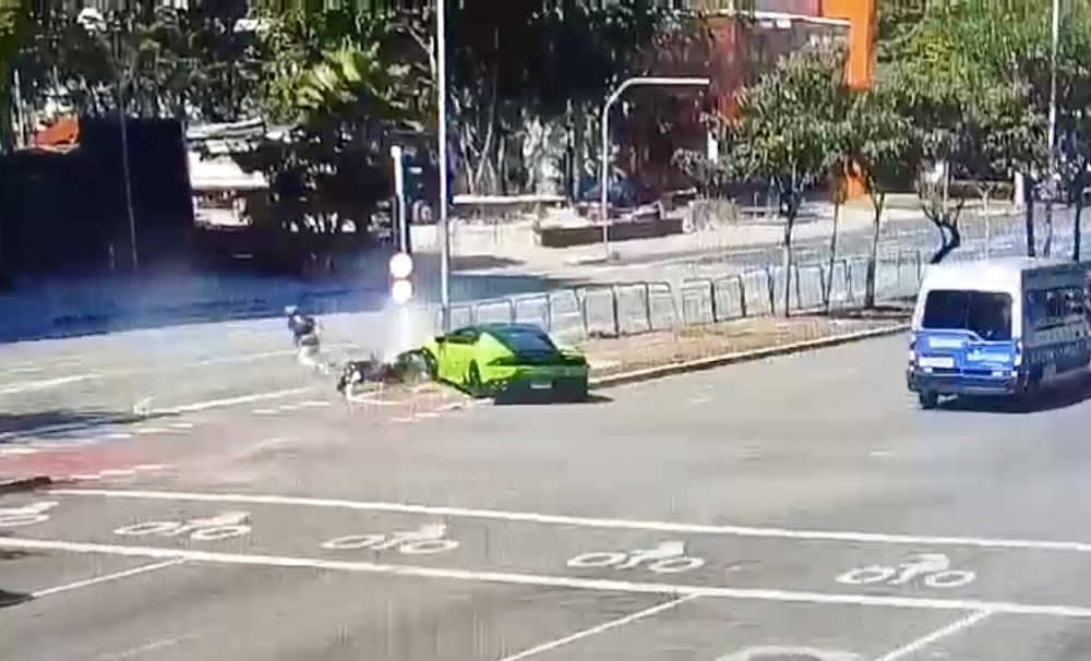Ladrão em moto rouba Rolex de motorista de Lamborghini na Faria Lima