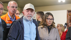 Lula garante recursos ao RS e anuncia lançamento de PAC voltado a encostas