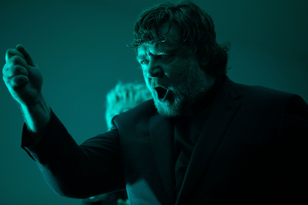 ‘O Exorcismo’, filme de terror com Russell Crowe ganha trailer, pôster ...