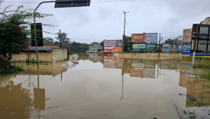 Oito cidades de Santa Catarina decretam estado de emergência após chuvas avançarem no Estado