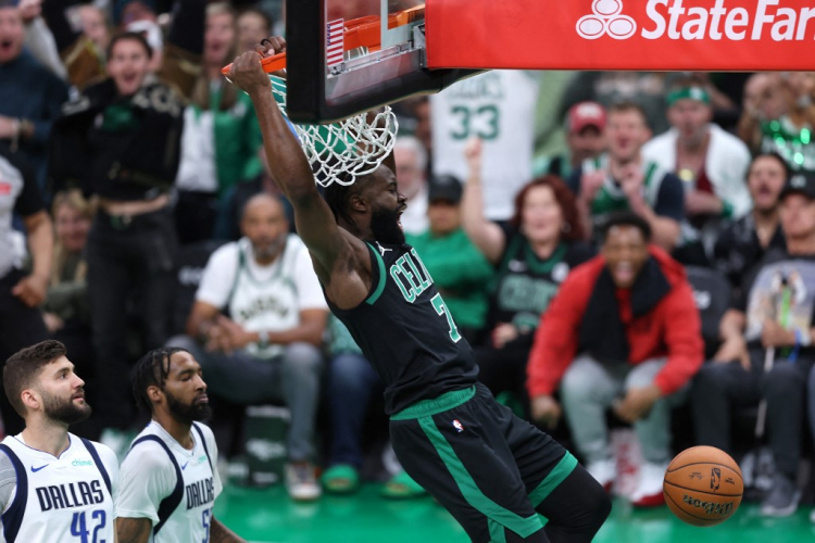 Celtics vence Mavericks e abre vantagem com 2 a 0 na final da NBA