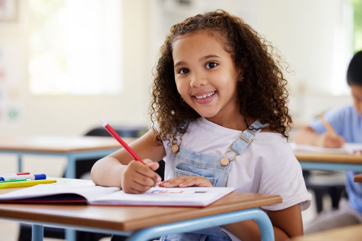 Escola e família devem trabalhar em conjunto pelo desenvolvimento de crianças autistas 