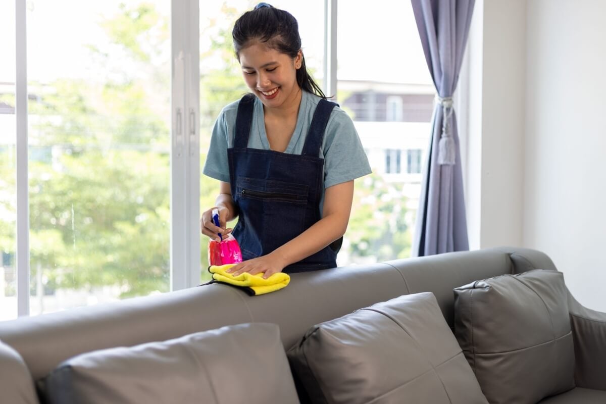 Manter o sofá limpo ajuda a prevenir doenças respiratórias 