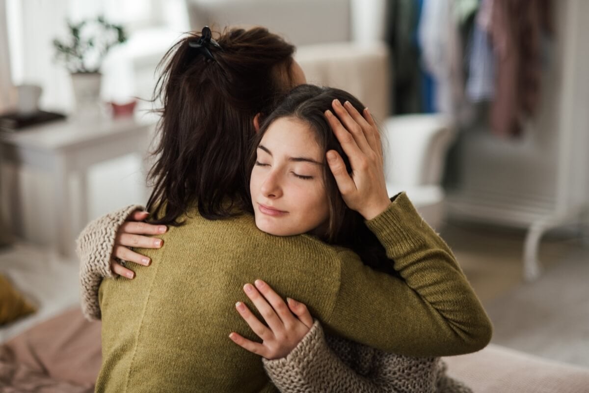 Parceria entre pais e educadores é importante para o aprendizado e bem-estar de crianças e adolescentes 