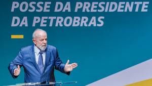Lula durante posse da presidente da Petrobras