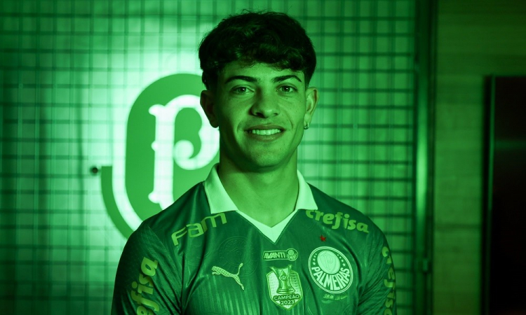 Agustín Giay com a camisa do Palmeiras