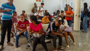 Movimentação de pacientes na sala de espera da UPA Perus, na zona noroeste da capital paulista