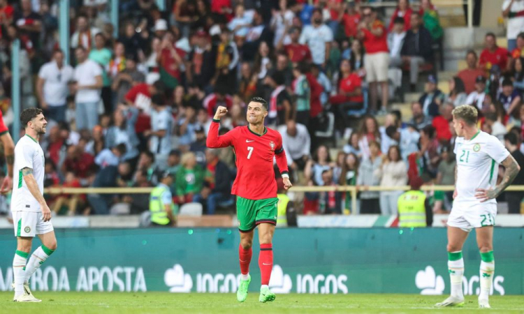 Cristiano Ronaldo marca duas vezes na vitória de Portugual sobre a Irlanda