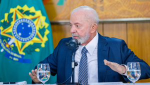 Presidente da República, Luiz Inácio Lula da Silva, durante entrevista aos jornalistas Leonardo Sakamoto e Carla Araújo, do UOL, no Palácio do Planalto. Brasília - DF.