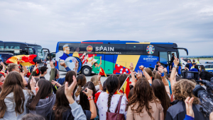 A seleção espanhola de futebol, a seis dias da estreia no Euro 2024, no sábado, 15 de junho, frente à Croácia, chega hoje, domingo, a Estugarda (Alemanha) vinda de Palma de Maiorca.