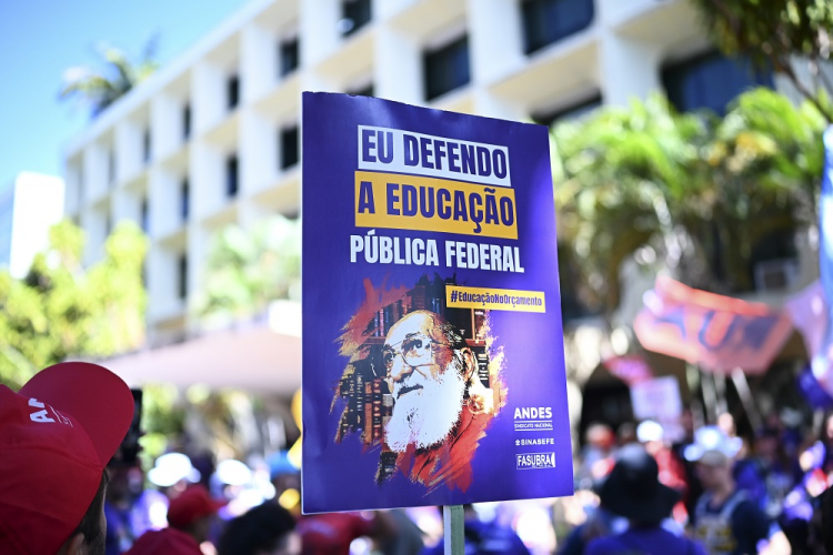 Professores da Universidade de Brasília encerram greve e indicam fim da paralisação nacional