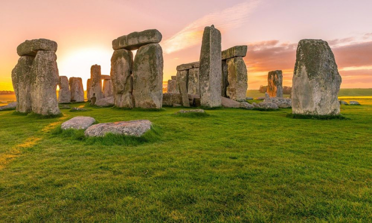 Stonehenge pode entrar na lista de patrimônios em perigo