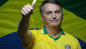 O ex-presidente Jair Bolsonaro (PL) durante ação solidária para arrecadação de doações em prol da população atingida pelas enchentes no Rio Grande do Sul